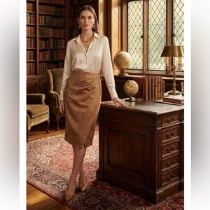 T TAHARI Ruched Faux Suede Skirt Size 6